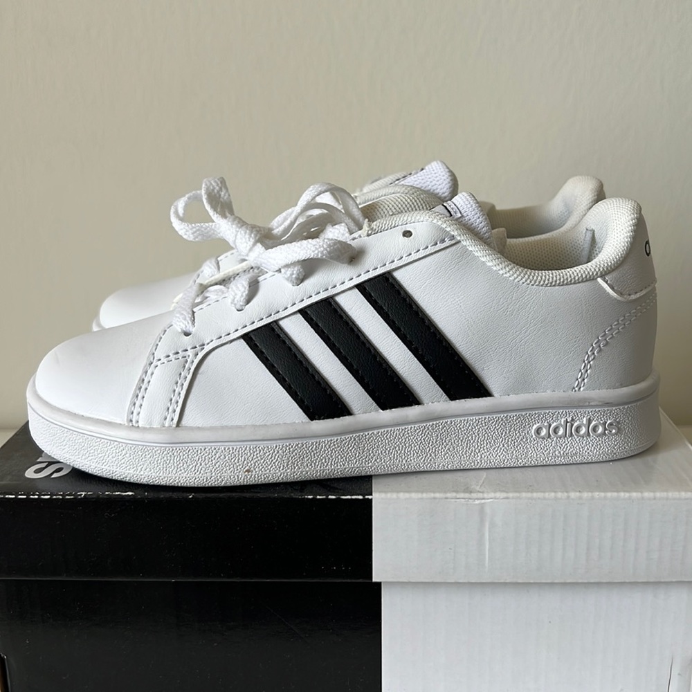 Adidas Grand Court Kids Tennis Shoes Size 13K White with Black Stripes